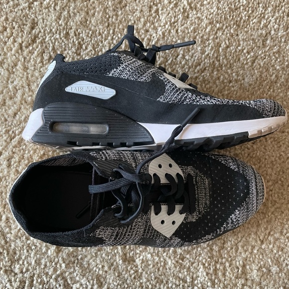 Women’s Nike Air Max - Picture 1 of 5